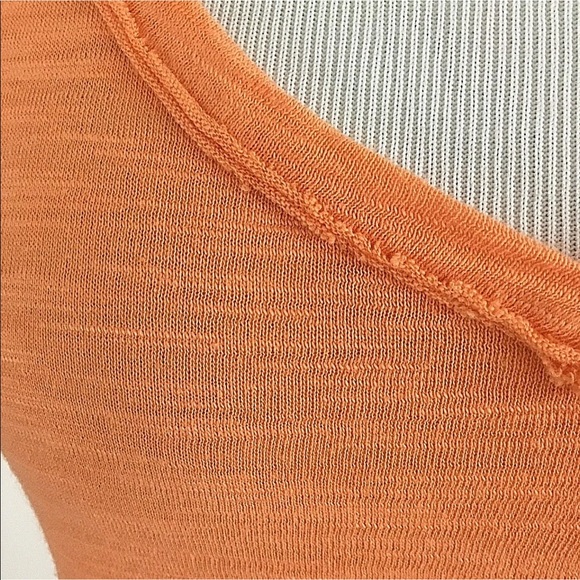 Banana Republic Slubbed Ruffle Hem V-Neck Tee - Picture 4 of 7